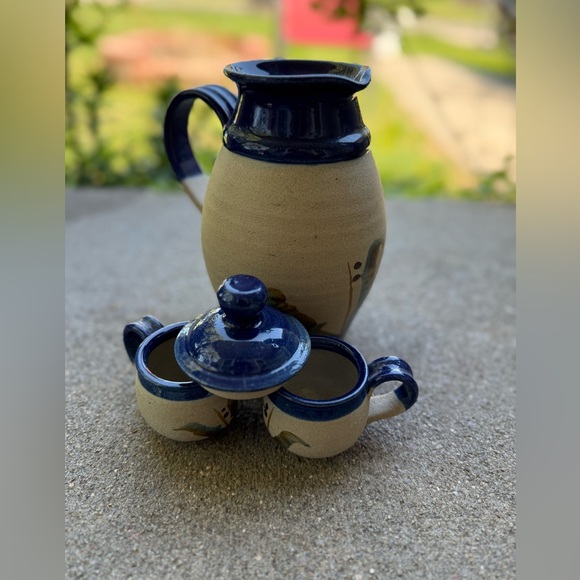 Handcrafted Ceramic Vase and two small cups with Blue Accents - Picture 5 of 16